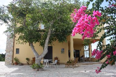 Maison de vacances /en/au Campofelice Roccella (Palermo)ou appartement ou maison de vacances
