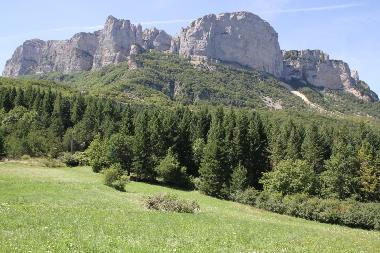 Maison de vacances /en/au Chastel Arnaud (Drme)ou appartement ou maison de vacances