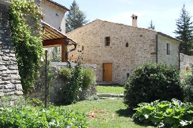 Maison de vacances /en/au Chastel Arnaud (Drme)ou appartement ou maison de vacances