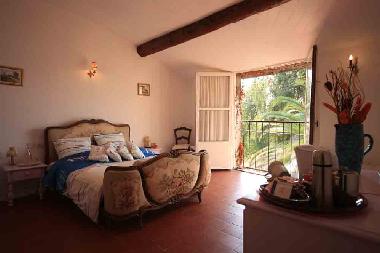 Chambre avec petit d�jeuner �/en/au Beziers (H�rault)ou appartement ou maison de vacances