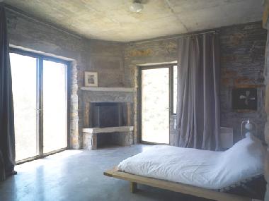 Adjustable futon style bed 