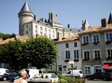 Maison de vacances �/en/au Verteuil sur Charente (Charente)ou appartement ou maison de vacances
