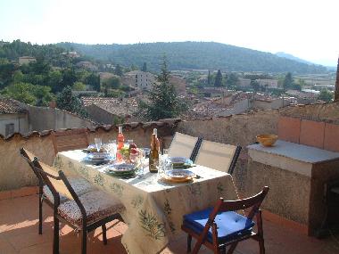 Maison de vacances �/en/au Rians (35 km v. Aix) (Var)ou appartement ou maison de vacances