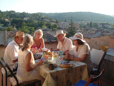 Maison de vacances �/en/au Rians (35 km v. Aix) (Var)ou appartement ou maison de vacances