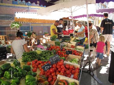 Maison de vacances �/en/au Rians (35 km v. Aix) (Var)ou appartement ou maison de vacances