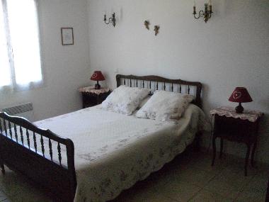 chambre � coucher 2 personnes avec une armoire