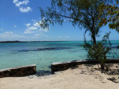 Maison de vacances /en/au Roches Noires (Flacq)ou appartement ou maison de vacances