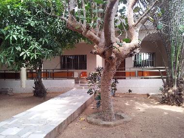 Une vue partielle de la cours - Villa Sester