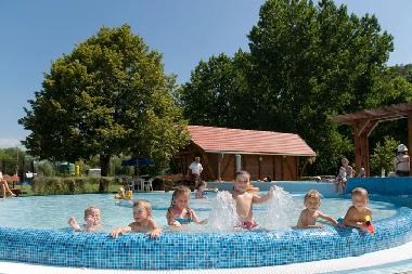 Maison de vacances /en/au Fornadpuszta (Tolna)ou appartement ou maison de vacances