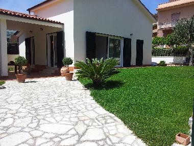 Villa /en/au Santa Marinella (Roma)ou appartement ou maison de vacances