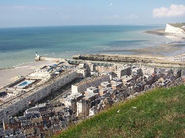 vue de la falaise sur la plage 