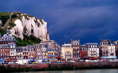 Villa �/en/au le tr�port (Seine-Maritime)ou appartement ou maison de vacances