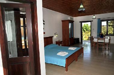 one room studio with kitchen 