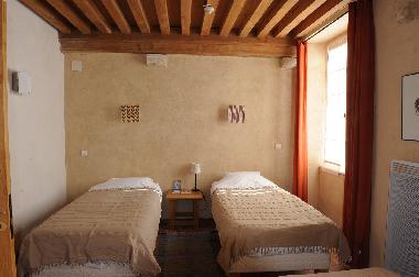 Palais / Chteau /en/au Sainte Colombe (Cte-d