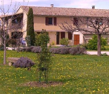 Appartement de vacances �/en/au les taillades (Vaucluse)ou appartement ou maison de vacances