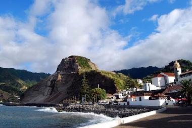 Appartement de vacances /en/au Porto da Cruz (Madeira)ou appartement ou maison de vacances