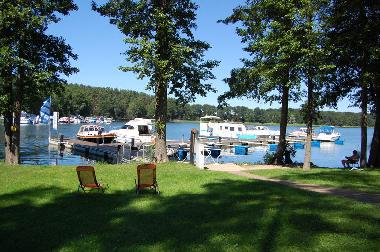 Maison de vacances /en/au Strasen (Mecklenburgische Seenplatte)ou appartement ou maison de vacances