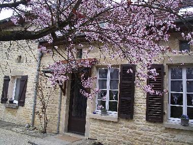 Maison de vacances �/en/au SENNEVOY LE BAS (Yonne)ou appartement ou maison de vacances