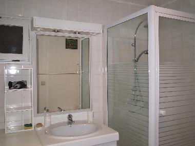 Maison de vacances �/en/au SENNEVOY LE BAS (Yonne)ou appartement ou maison de vacances