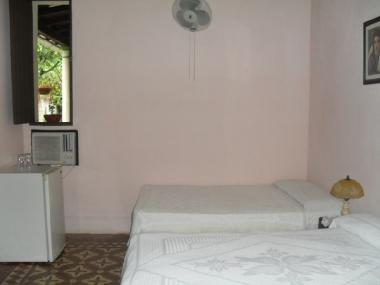 Chambre avec petit d�jeuner �/en/au 20000 (Villa Clara)ou appartement ou maison de vacances