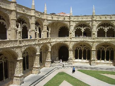 Alentours | Alcoba�a