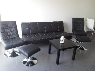 Salon cli-clac avec deux fateuils trs confortables avec repose-pieds