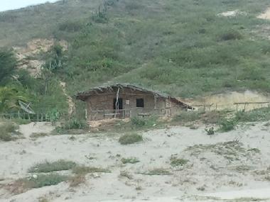 maison traditionnelle de taipa : terre et bois