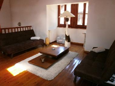 LOFT  : en dortoir 50m2 - 8 places  ( 8 lits minimum ) - salle de bain  compl�te en suite avec douch