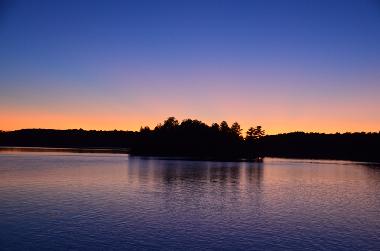 Chambre avec petit d�jeuner �/en/au Port Loring (Ontario)ou appartement ou maison de vacances
