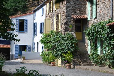 Maison de vacances �/en/au St Pierre Montlimart  (Maine-et-Loire)ou appartement ou maison de vacances