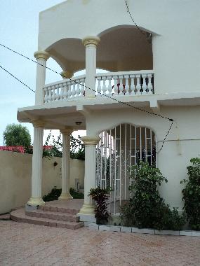 Maison de vacances �/en/au Brusubi (Western)ou appartement ou maison de vacances