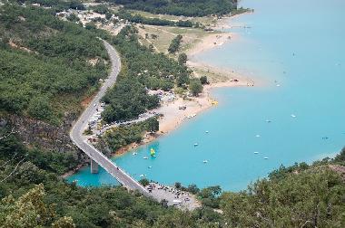 Maison de vacances �/en/au ARTIGNOSC SUR VERDON (Var)ou appartement ou maison de vacances