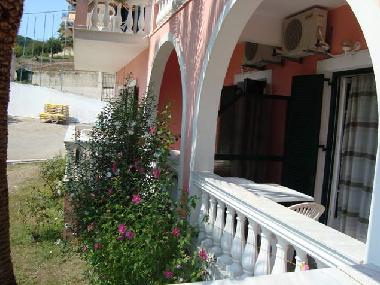 Chambre avec petit djeuner /en/au Gardeno (Kerkyra)ou appartement ou maison de vacances