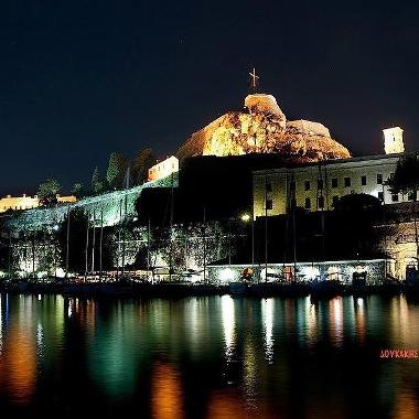 Chambre avec petit djeuner /en/au Gardeno (Kerkyra)ou appartement ou maison de vacances