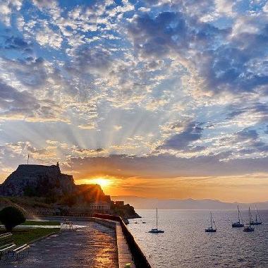 Chambre avec petit djeuner /en/au Gardeno (Kerkyra)ou appartement ou maison de vacances