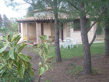 Maison de vacances �/en/au PULA (Cagliari)ou appartement ou maison de vacances