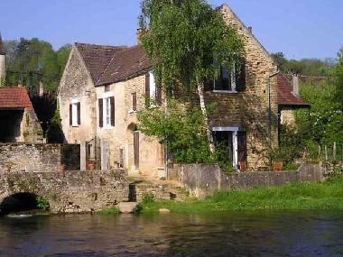 Maison de vacances �/en/au V�zelay (Yonne)ou appartement ou maison de vacances