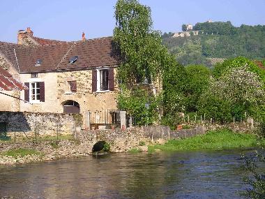 Maison de vacances �/en/au V�zelay (Yonne)ou appartement ou maison de vacances