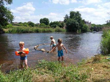 Maison de vacances �/en/au V�zelay (Yonne)ou appartement ou maison de vacances