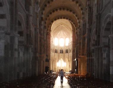 Maison de vacances �/en/au V�zelay (Yonne)ou appartement ou maison de vacances