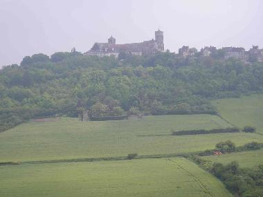 Maison de vacances �/en/au V�zelay (Yonne)ou appartement ou maison de vacances