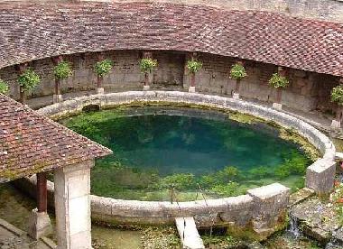 Maison de vacances �/en/au V�zelay (Yonne)ou appartement ou maison de vacances