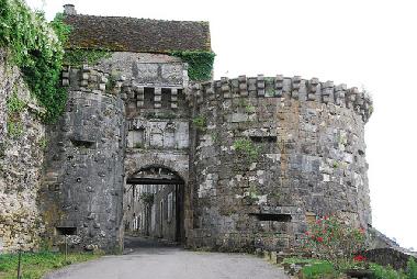 Maison de vacances �/en/au V�zelay (Yonne)ou appartement ou maison de vacances