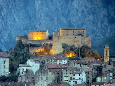 Appartement de vacances /en/au cort (Haute-Corse)ou appartement ou maison de vacances