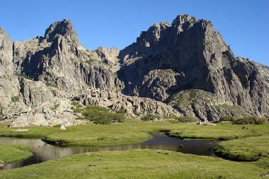 Appartement de vacances /en/au cort (Haute-Corse)ou appartement ou maison de vacances