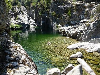 Appartement de vacances /en/au cort (Haute-Corse)ou appartement ou maison de vacances