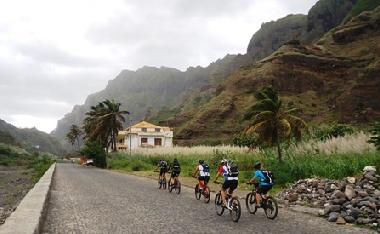 Chambre avec petit d�jeuner �/en/au Ponta do Sol (Ribeira Grande)ou appartement ou maison de vacances