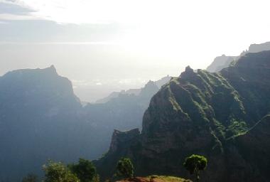 Chambre avec petit d�jeuner �/en/au Ponta do Sol (Ribeira Grande)ou appartement ou maison de vacances