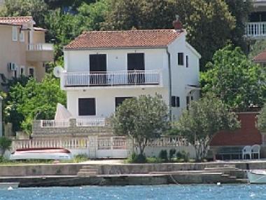 Maison de vacances /en/au Grebastica (Sibensko-Kninska)ou appartement ou maison de vacances
