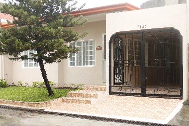 Maison de vacances �/en/au Villanueva Village, Sucat (Manila)ou appartement ou maison de vacances